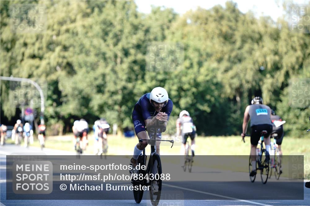 07.09.2025 - 19. Norderstedt Triathlon Michael Burmester http://msf.ph/oto/8843088 07.09.2025 15:52:54 Radfahren 1433, 1586, 1612 meine-sportfotos.de