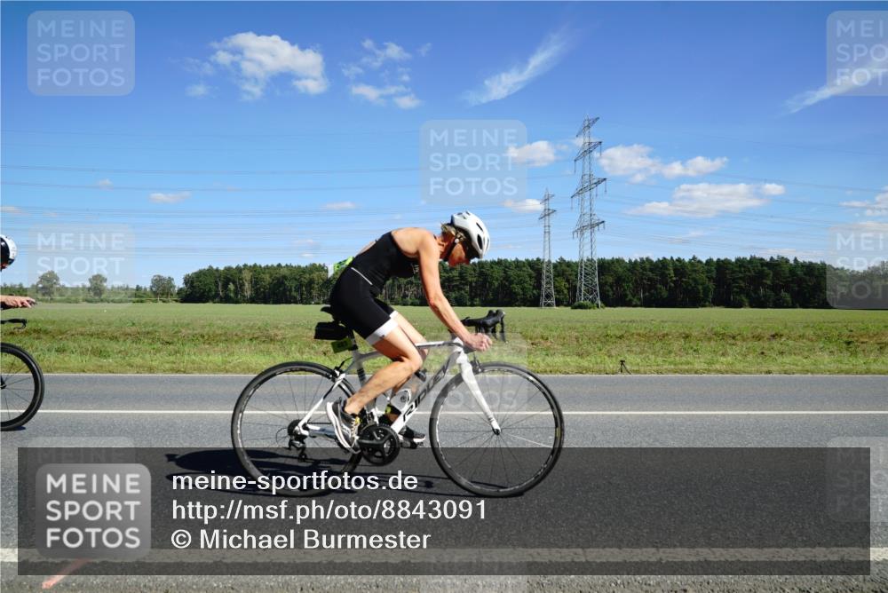 07.09.2025 - 19. Norderstedt Triathlon Michael Burmester http://msf.ph/oto/8843091 07.09.2025 14:41:59 Radfahren 391, 427, 463, 917, 1424, 1483, 1488 meine-sportfotos.de