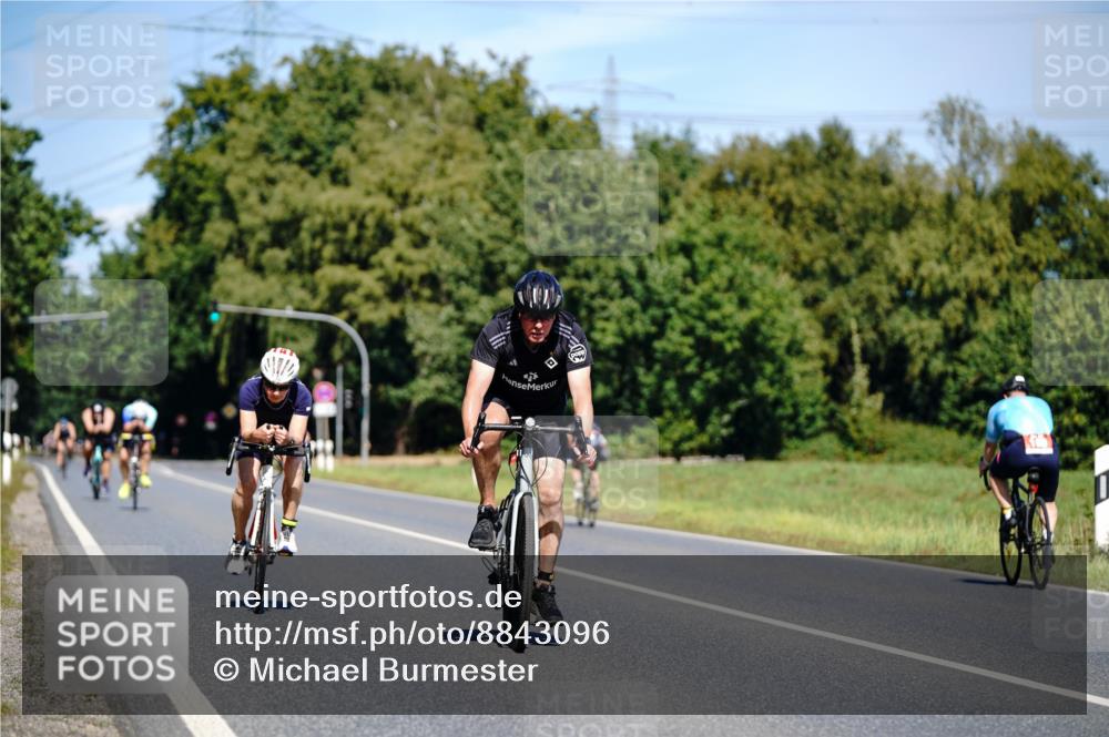 07.09.2025 - 19. Norderstedt Triathlon Michael Burmester http://msf.ph/oto/8843096 07.09.2025 12:57:50 Radfahren 318, 777, 1238, 1317 meine-sportfotos.de
