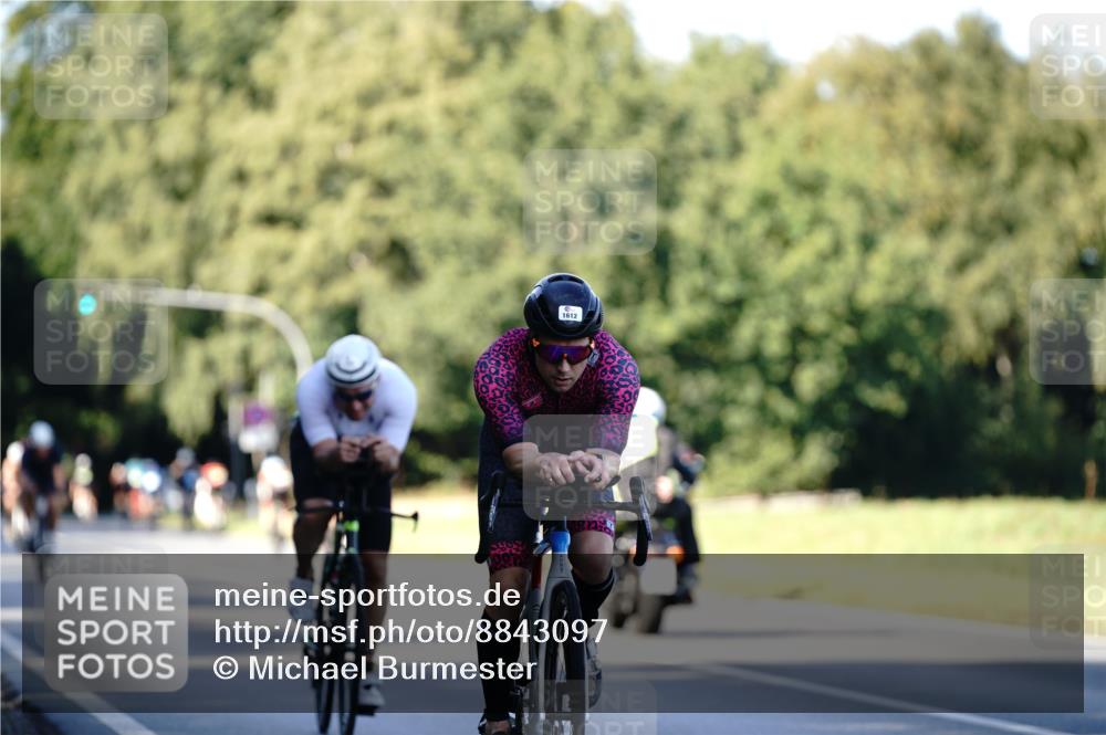 07.09.2025 - 19. Norderstedt Triathlon Michael Burmester http://msf.ph/oto/8843097 07.09.2025 15:52:56 Radfahren 1433, 1582, 1612 meine-sportfotos.de