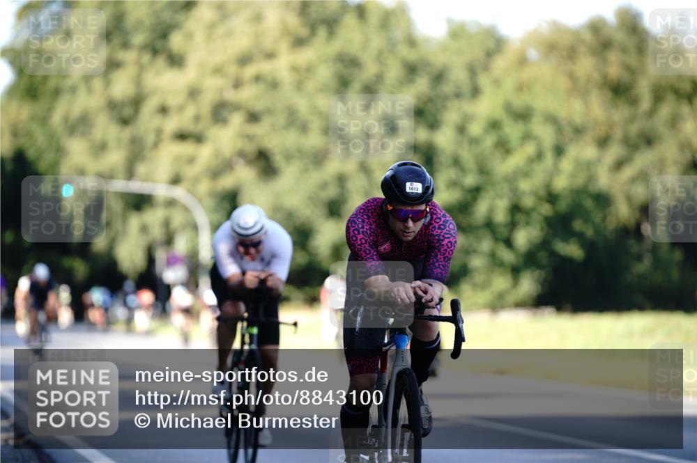 07.09.2025 - 19. Norderstedt Triathlon Michael Burmester http://msf.ph/oto/8843100 07.09.2025 15:52:57 Radfahren 1433, 1582, 1612 meine-sportfotos.de