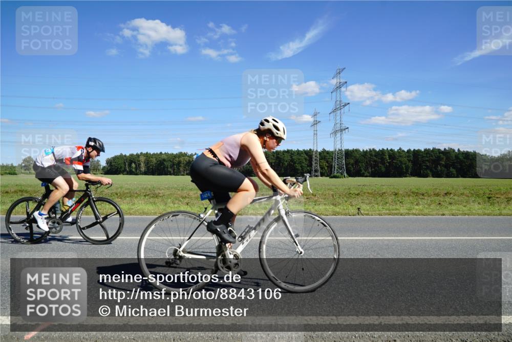 07.09.2025 - 19. Norderstedt Triathlon Michael Burmester http://msf.ph/oto/8843106 07.09.2025 14:42:01 Radfahren 391, 427, 463, 1424, 1488 meine-sportfotos.de