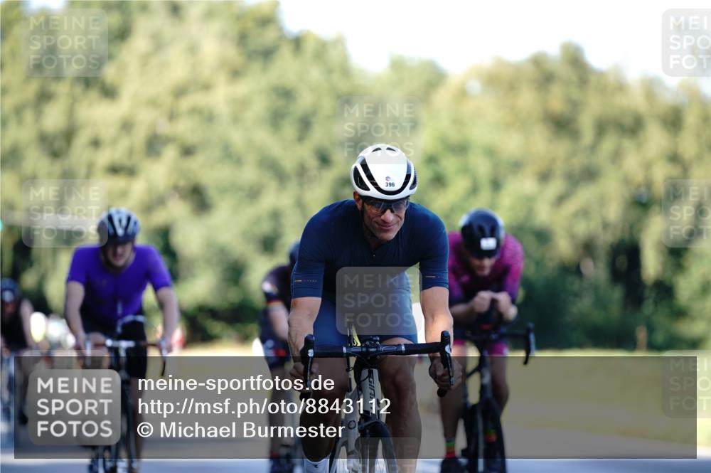 07.09.2025 - 19. Norderstedt Triathlon Michael Burmester http://msf.ph/oto/8843112 07.09.2025 15:53:02 Radfahren 396, 870, 929, 1063, 1409, 1435, 1452, 1614 meine-sportfotos.de
