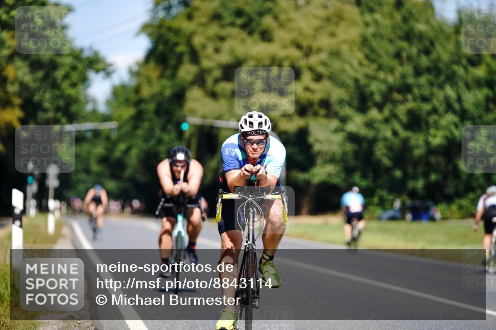 07.09.2025 - 19. Norderstedt Triathlon Michael Burmester http://msf.ph/oto/8843114 07.09.2025 12:57:54 Radfahren 166, 777, 1270, 1317 meine-sportfotos.de