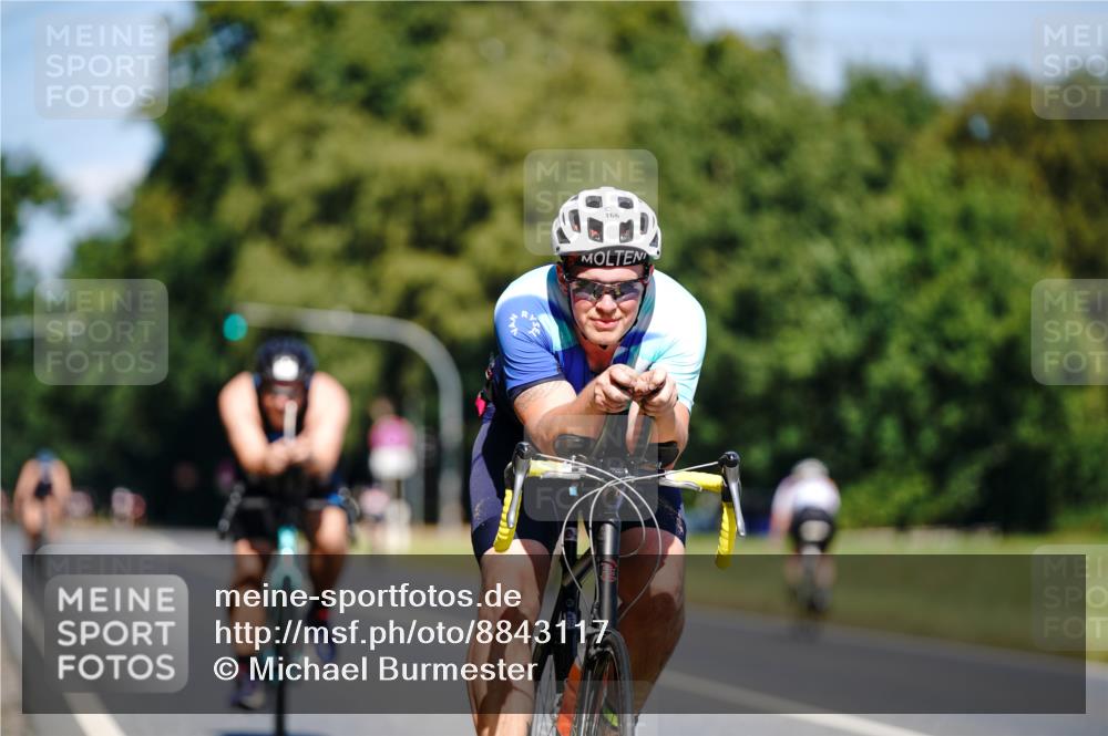 07.09.2025 - 19. Norderstedt Triathlon Michael Burmester http://msf.ph/oto/8843117 07.09.2025 12:57:55 Radfahren 166, 777, 1270 meine-sportfotos.de