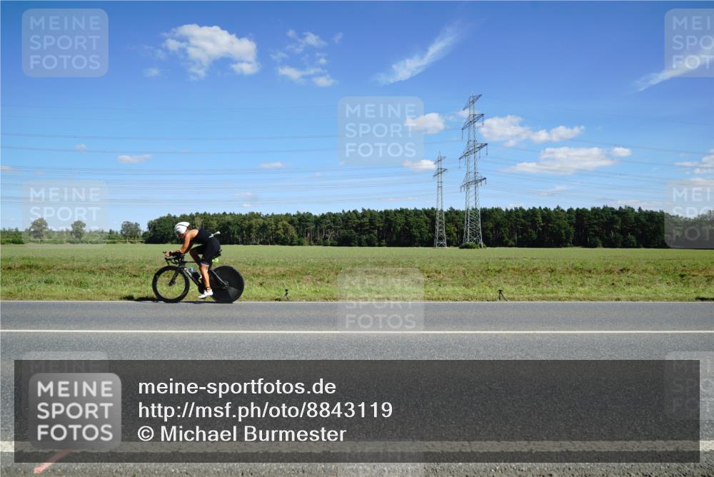 07.09.2025 - 19. Norderstedt Triathlon Michael Burmester http://msf.ph/oto/8843119 07.09.2025 14:42:05 Radfahren 448 meine-sportfotos.de
