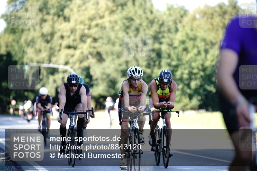 07.09.2025 - 19. Norderstedt Triathlon Michael Burmester http://msf.ph/oto/8843120 07.09.2025 15:53:03 Radfahren 396, 870, 929, 1063, 1409, 1435, 1452, 1614 meine-sportfotos.de