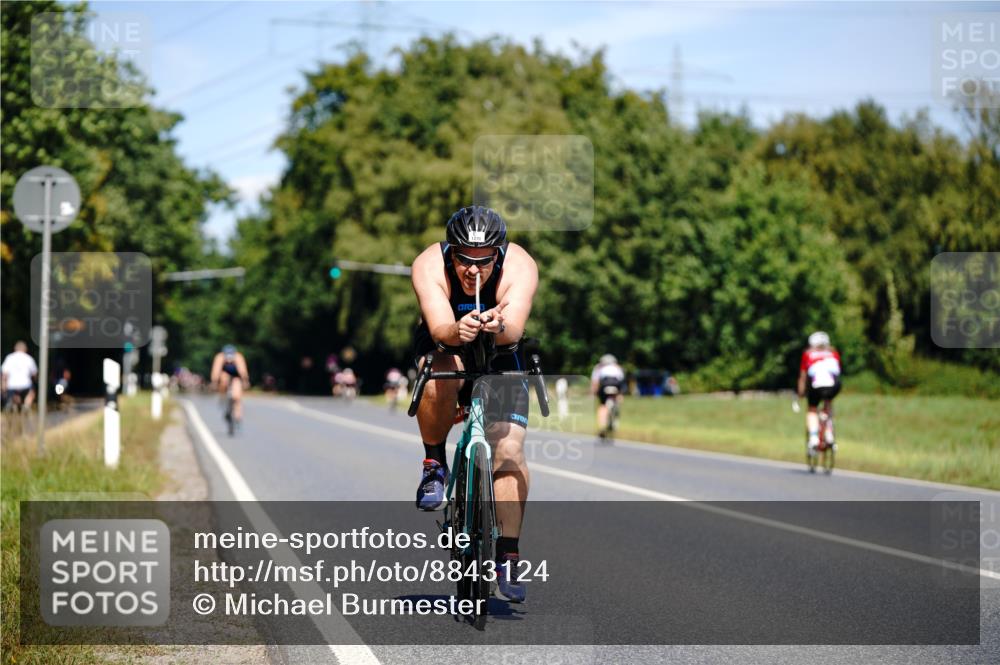 07.09.2025 - 19. Norderstedt Triathlon Michael Burmester http://msf.ph/oto/8843124 07.09.2025 12:57:56 Radfahren 166, 1270 meine-sportfotos.de