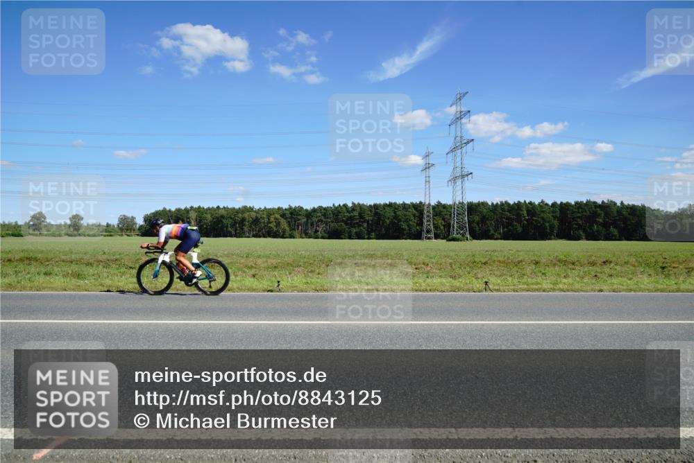 07.09.2025 - 19. Norderstedt Triathlon Michael Burmester http://msf.ph/oto/8843125 07.09.2025 14:42:07 Radfahren 448 meine-sportfotos.de