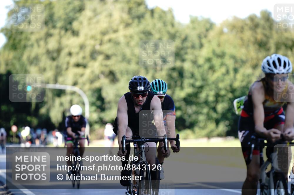 07.09.2025 - 19. Norderstedt Triathlon Michael Burmester http://msf.ph/oto/8843126 07.09.2025 15:53:04 Radfahren 396, 870, 929, 1063, 1095, 1409, 1435, 1452, 1614 meine-sportfotos.de