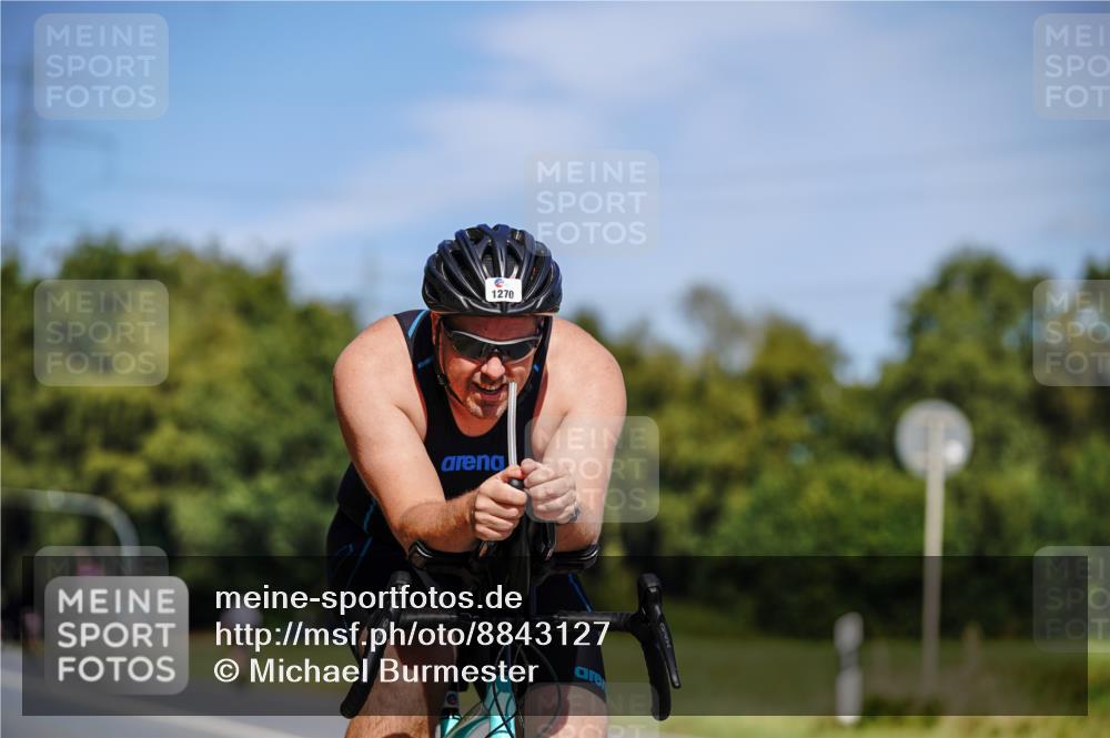 07.09.2025 - 19. Norderstedt Triathlon Michael Burmester http://msf.ph/oto/8843127 07.09.2025 12:57:56 Radfahren 166, 1270 meine-sportfotos.de