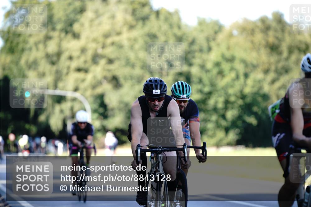 07.09.2025 - 19. Norderstedt Triathlon Michael Burmester http://msf.ph/oto/8843128 07.09.2025 15:53:04 Radfahren 396, 870, 929, 1063, 1095, 1409, 1435, 1452, 1614 meine-sportfotos.de