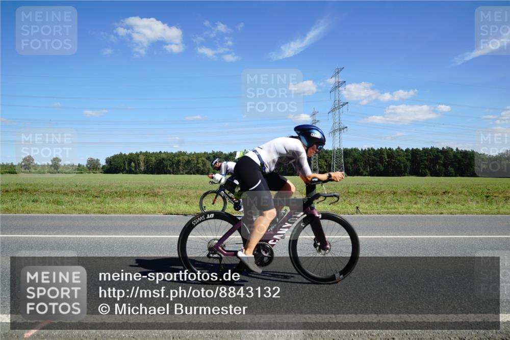 07.09.2025 - 19. Norderstedt Triathlon Michael Burmester http://msf.ph/oto/8843132 07.09.2025 14:42:08 Radfahren 448 meine-sportfotos.de