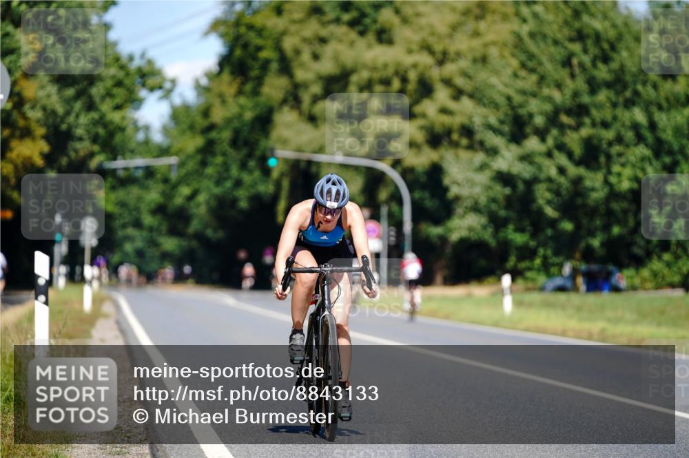 07.09.2025 - 19. Norderstedt Triathlon Michael Burmester http://msf.ph/oto/8843133 07.09.2025 12:58:01 Radfahren 1385 meine-sportfotos.de