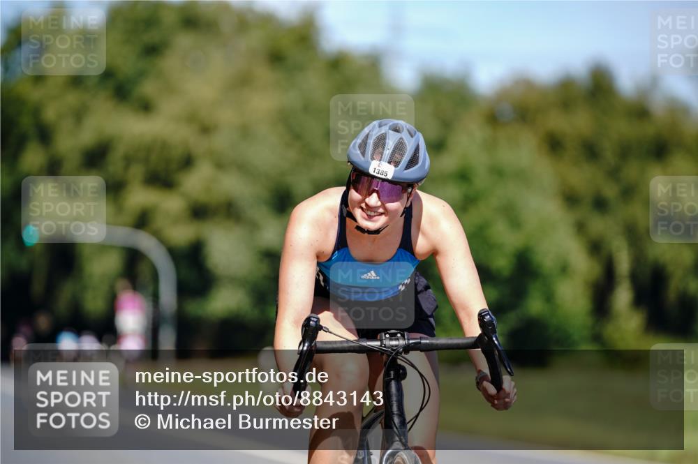 07.09.2025 - 19. Norderstedt Triathlon Michael Burmester http://msf.ph/oto/8843143 07.09.2025 12:58:03 Radfahren 1385 meine-sportfotos.de