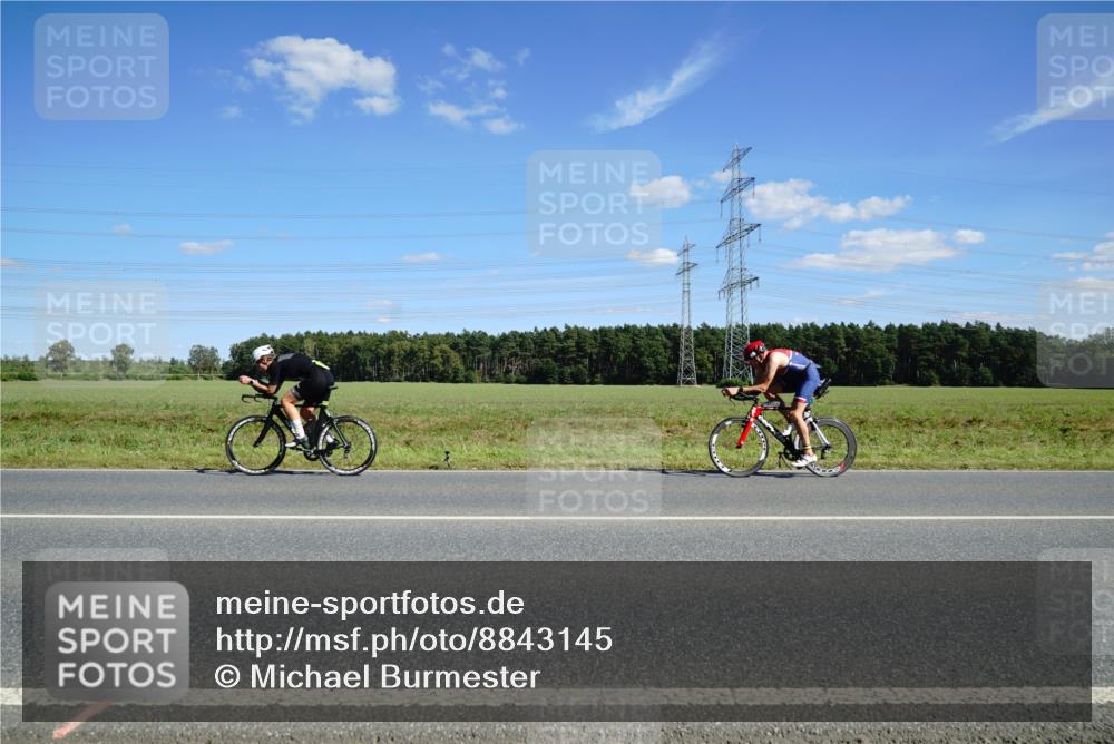 07.09.2025 - 19. Norderstedt Triathlon Michael Burmester http://msf.ph/oto/8843145 07.09.2025 14:42:11 Radfahren 448 meine-sportfotos.de