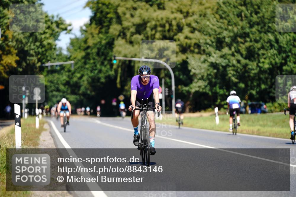 07.09.2025 - 19. Norderstedt Triathlon Michael Burmester http://msf.ph/oto/8843146 07.09.2025 12:58:21 Radfahren 1388 meine-sportfotos.de