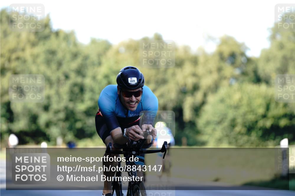 07.09.2025 - 19. Norderstedt Triathlon Michael Burmester http://msf.ph/oto/8843147 07.09.2025 15:53:11 Radfahren 524, 886, 1584, 1625 meine-sportfotos.de