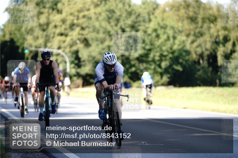 07.09.2025 - 19. Norderstedt Triathlon Michael Burmester http://msf.ph/oto/8843152 07.09.2025 15:53:12 Radfahren 496, 524, 886, 890, 1537, 1584, 1625 meine-sportfotos.de
