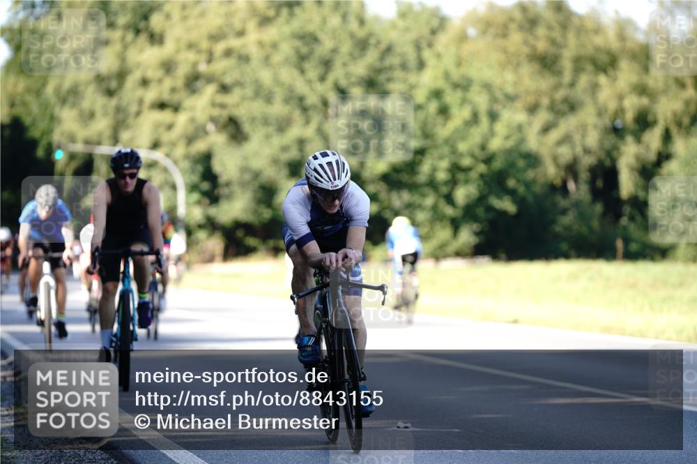 07.09.2025 - 19. Norderstedt Triathlon Michael Burmester http://msf.ph/oto/8843155 07.09.2025 15:53:12 Radfahren 496, 524, 886, 890, 1537, 1584, 1625 meine-sportfotos.de