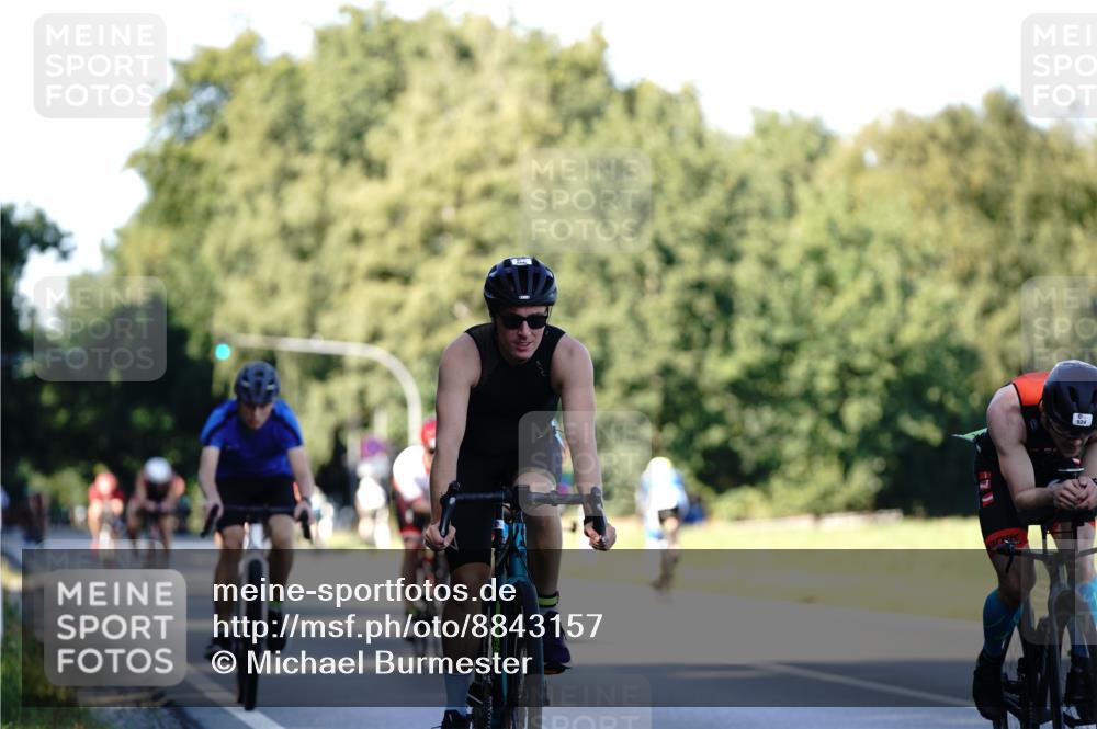 07.09.2025 - 19. Norderstedt Triathlon Michael Burmester http://msf.ph/oto/8843157 07.09.2025 15:53:13 Radfahren 496, 497, 524, 886, 890, 1537, 1584, 1625 meine-sportfotos.de