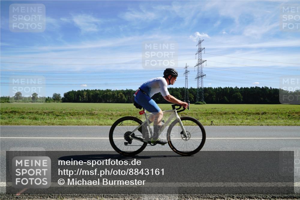 07.09.2025 - 19. Norderstedt Triathlon Michael Burmester http://msf.ph/oto/8843161 07.09.2025 12:36:24 Radfahren 174, 1261 meine-sportfotos.de