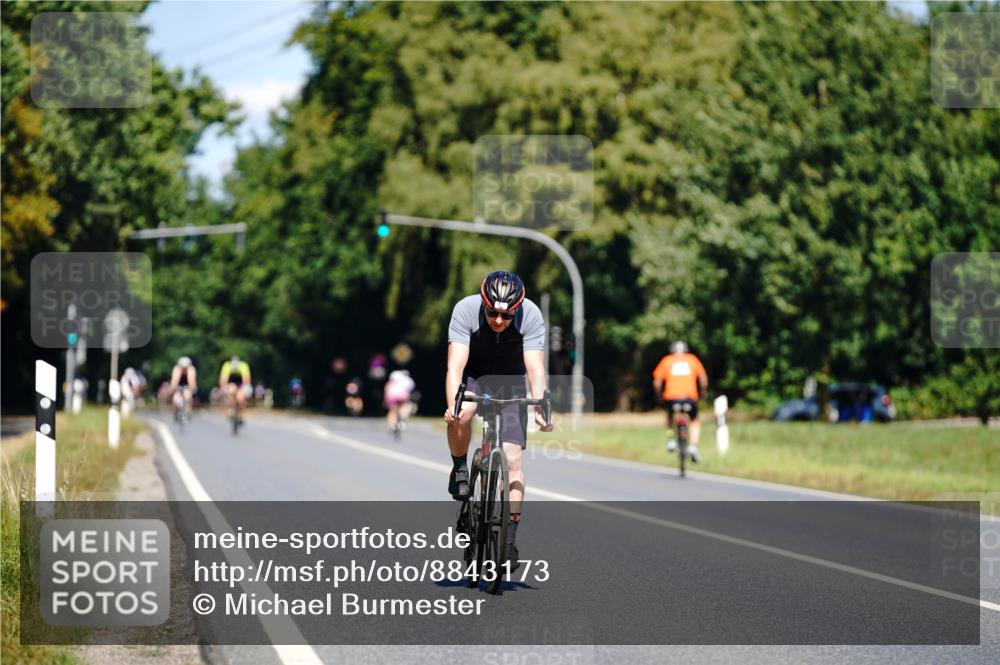 07.09.2025 - 19. Norderstedt Triathlon Michael Burmester http://msf.ph/oto/8843173 07.09.2025 12:58:35 Radfahren 346 meine-sportfotos.de