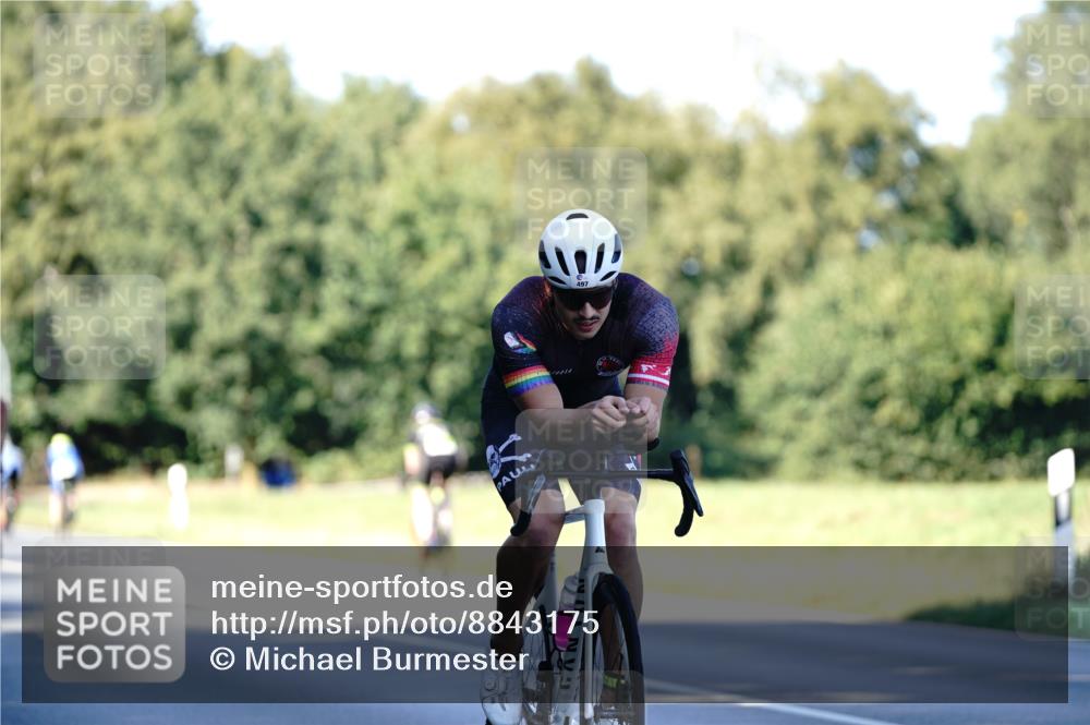 07.09.2025 - 19. Norderstedt Triathlon Michael Burmester http://msf.ph/oto/8843175 07.09.2025 15:53:15 Radfahren 415, 496, 497, 524, 886, 890, 1537, 1584 meine-sportfotos.de