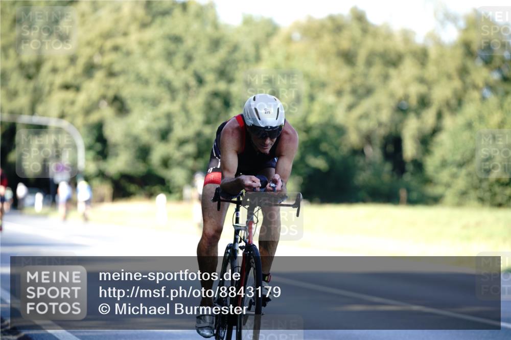 07.09.2025 - 19. Norderstedt Triathlon Michael Burmester http://msf.ph/oto/8843179 07.09.2025 15:53:17 Radfahren 415, 496, 497, 524, 886, 890, 1537 meine-sportfotos.de