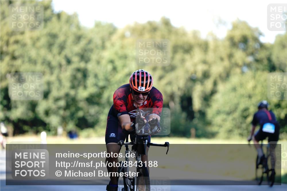 07.09.2025 - 19. Norderstedt Triathlon Michael Burmester http://msf.ph/oto/8843188 07.09.2025 15:53:20 Radfahren 415, 418 meine-sportfotos.de