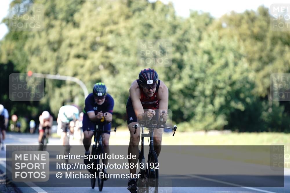 07.09.2025 - 19. Norderstedt Triathlon Michael Burmester http://msf.ph/oto/8843192 07.09.2025 15:53:26 Radfahren 362, 864, 953 meine-sportfotos.de