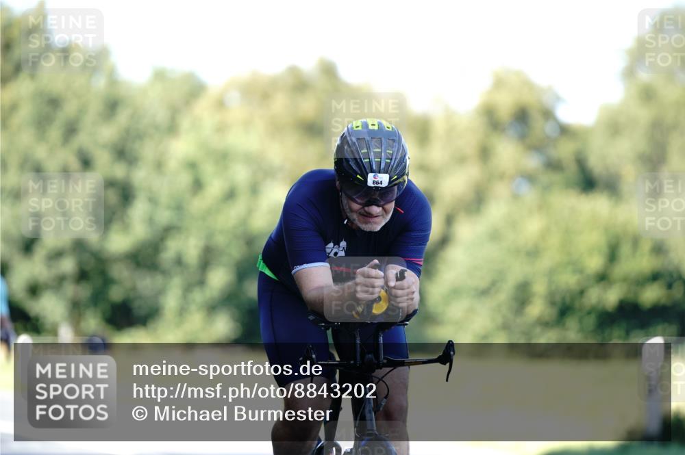07.09.2025 - 19. Norderstedt Triathlon Michael Burmester http://msf.ph/oto/8843202 07.09.2025 15:53:27 Radfahren 362, 505, 864, 953 meine-sportfotos.de