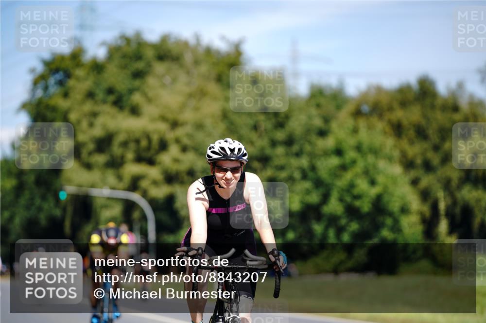 07.09.2025 - 19. Norderstedt Triathlon Michael Burmester http://msf.ph/oto/8843207 07.09.2025 12:58:51 Radfahren 307, 331 meine-sportfotos.de