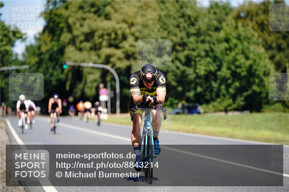 07.09.2025 - 19. Norderstedt Triathlon Michael Burmester http://msf.ph/oto/8843214 07.09.2025 12:58:53 Radfahren 307, 331 meine-sportfotos.de