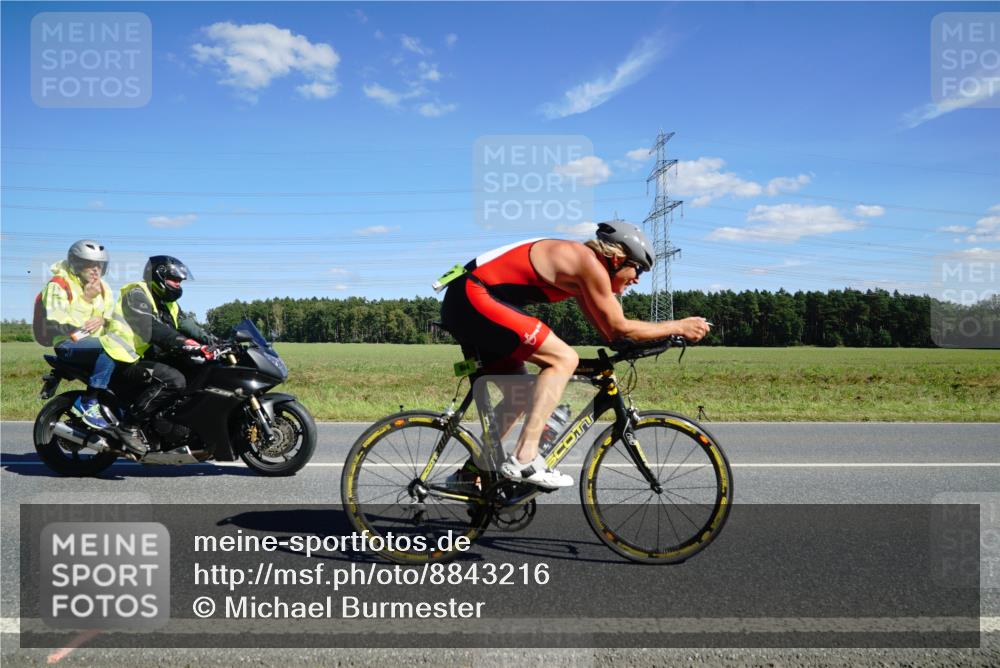 07.09.2025 - 19. Norderstedt Triathlon Michael Burmester http://msf.ph/oto/8843216 07.09.2025 14:42:33 Radfahren 984, 1010, 1495 meine-sportfotos.de