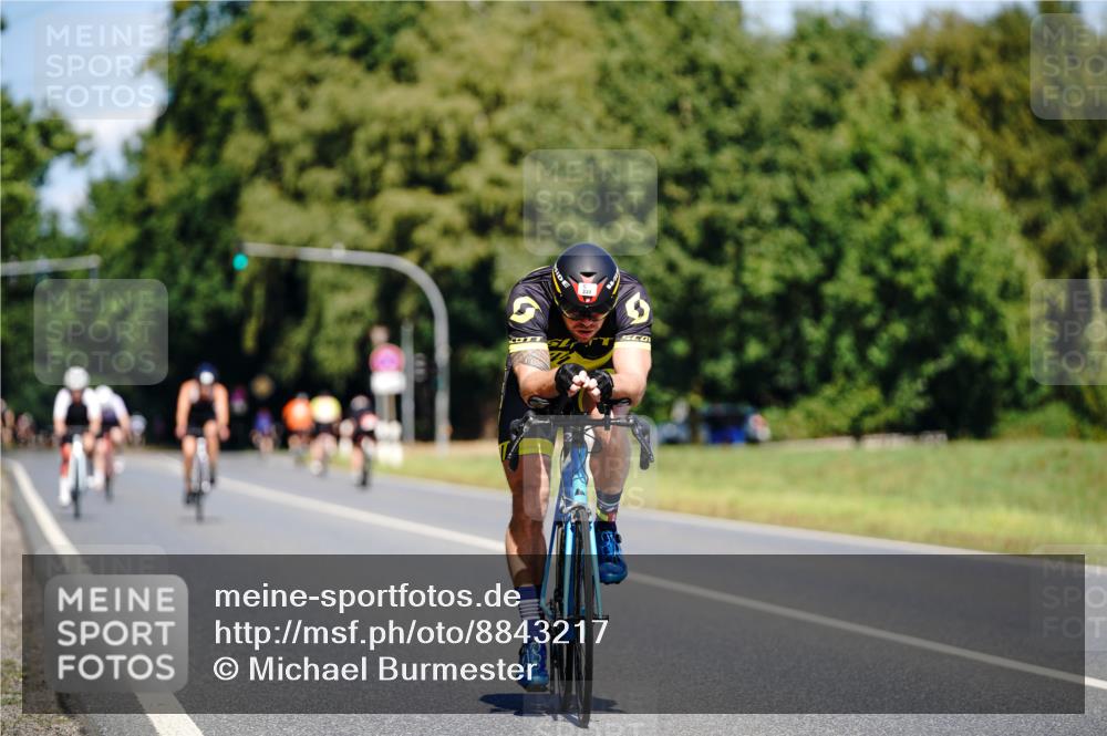 07.09.2025 - 19. Norderstedt Triathlon Michael Burmester http://msf.ph/oto/8843217 07.09.2025 12:58:53 Radfahren 307, 331 meine-sportfotos.de