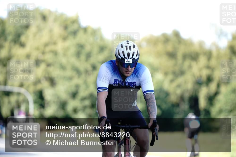 07.09.2025 - 19. Norderstedt Triathlon Michael Burmester http://msf.ph/oto/8843220 07.09.2025 15:53:31 Radfahren 505, 864, 953, 1400 meine-sportfotos.de