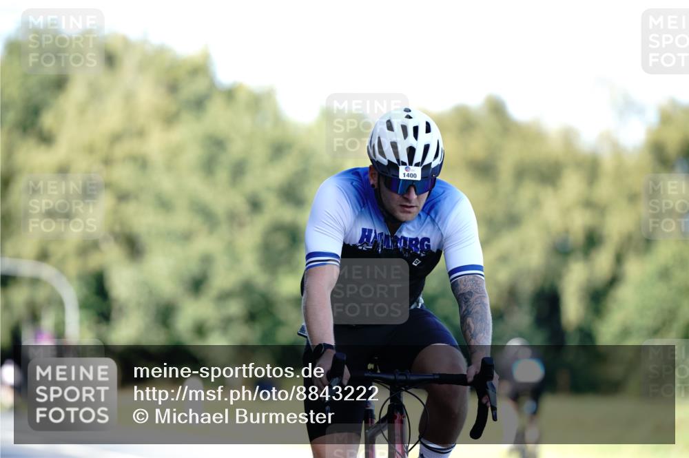 07.09.2025 - 19. Norderstedt Triathlon Michael Burmester http://msf.ph/oto/8843222 07.09.2025 15:53:31 Radfahren 505, 864, 953, 1400 meine-sportfotos.de