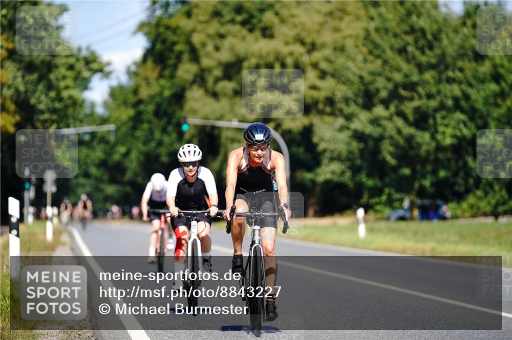 07.09.2025 - 19. Norderstedt Triathlon Michael Burmester http://msf.ph/oto/8843227 07.09.2025 12:58:58 Radfahren 1221, 1360 meine-sportfotos.de
