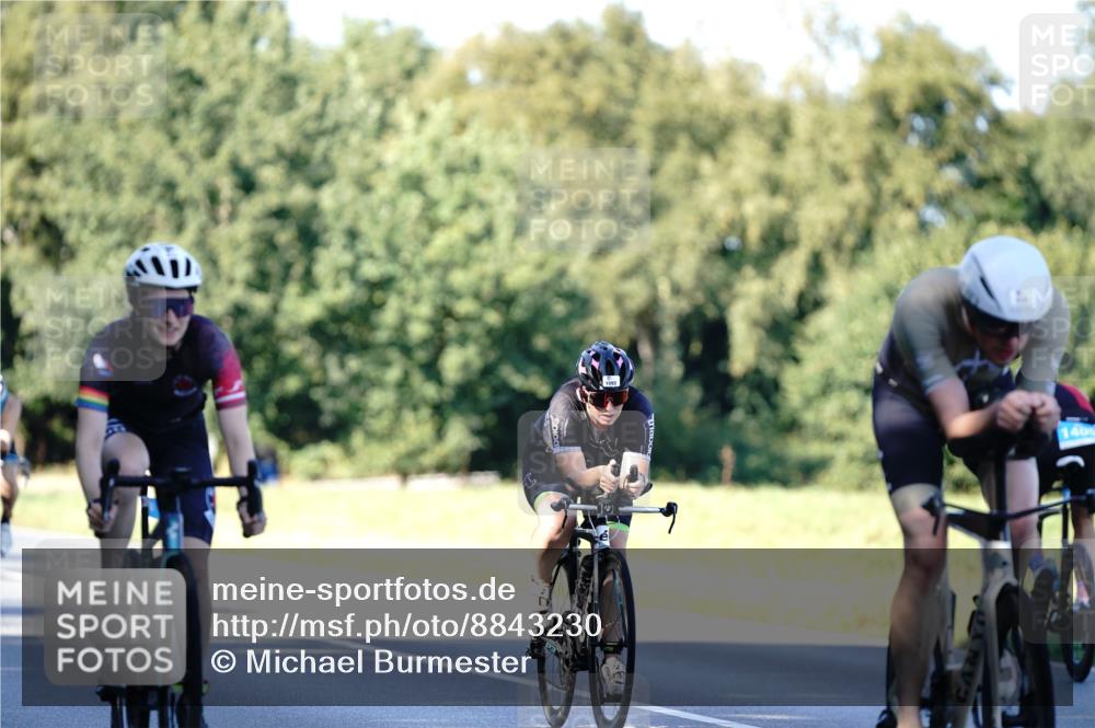 07.09.2025 - 19. Norderstedt Triathlon Michael Burmester http://msf.ph/oto/8843230 07.09.2025 15:53:40 Radfahren 519, 878, 1093, 1620 meine-sportfotos.de