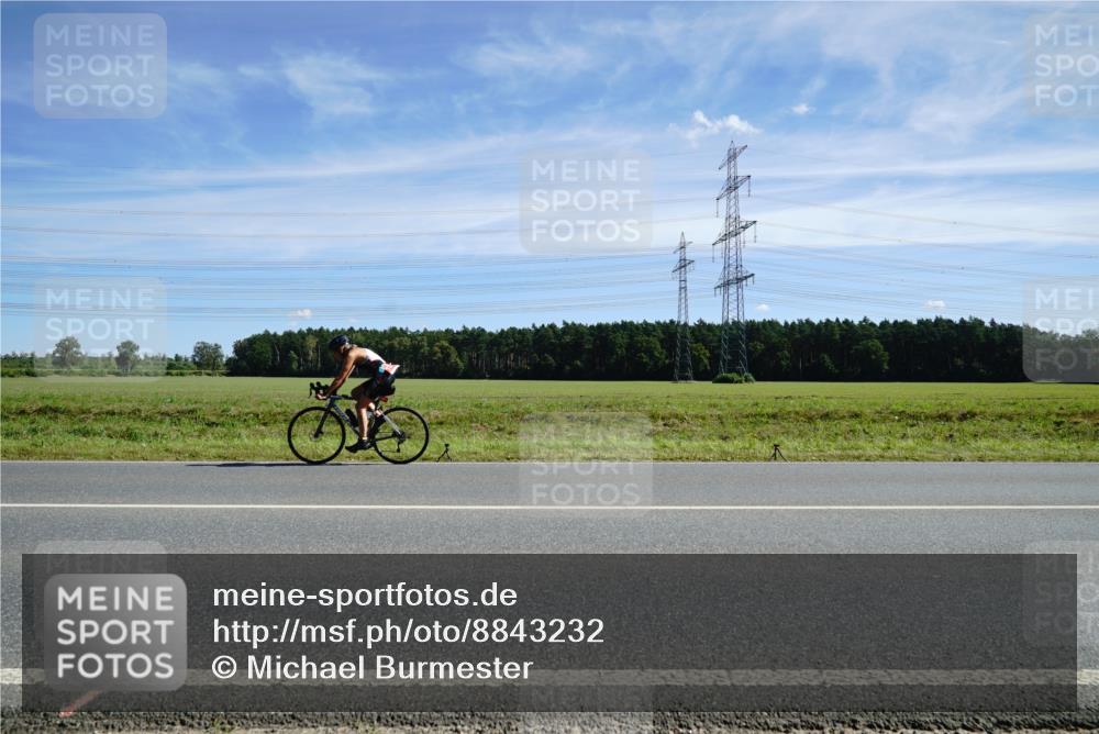 07.09.2025 - 19. Norderstedt Triathlon Michael Burmester http://msf.ph/oto/8843232 07.09.2025 12:36:47 Radfahren  meine-sportfotos.de
