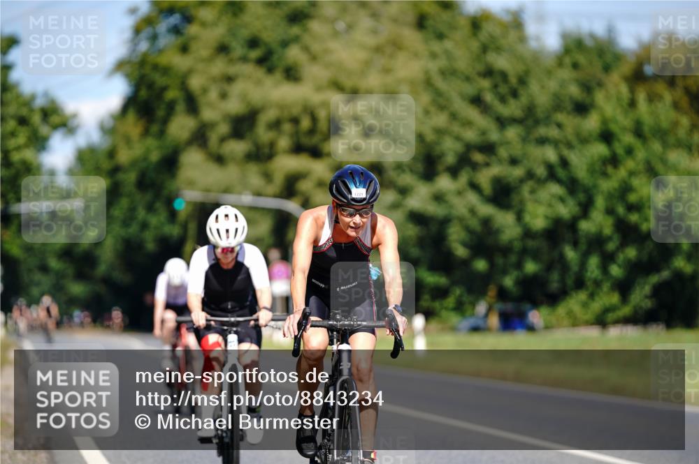 07.09.2025 - 19. Norderstedt Triathlon Michael Burmester http://msf.ph/oto/8843234 07.09.2025 12:58:58 Radfahren 1221, 1360 meine-sportfotos.de