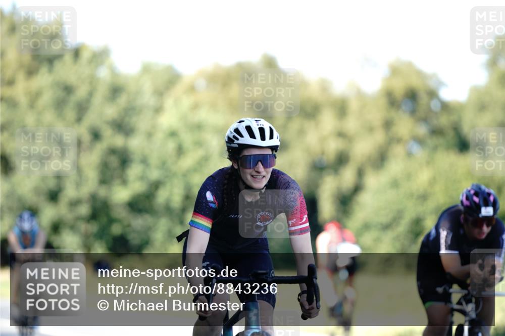 07.09.2025 - 19. Norderstedt Triathlon Michael Burmester http://msf.ph/oto/8843236 07.09.2025 15:53:40 Radfahren 519, 878, 1093, 1620 meine-sportfotos.de