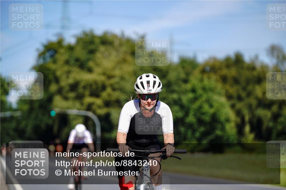 07.09.2025 - 19. Norderstedt Triathlon Michael Burmester http://msf.ph/oto/8843240 07.09.2025 12:59:00 Radfahren 353, 1221, 1360 meine-sportfotos.de