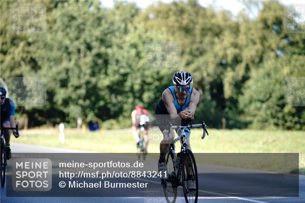 07.09.2025 - 19. Norderstedt Triathlon Michael Burmester http://msf.ph/oto/8843241 07.09.2025 15:53:42 Radfahren 519, 878, 1084, 1093, 1620 meine-sportfotos.de