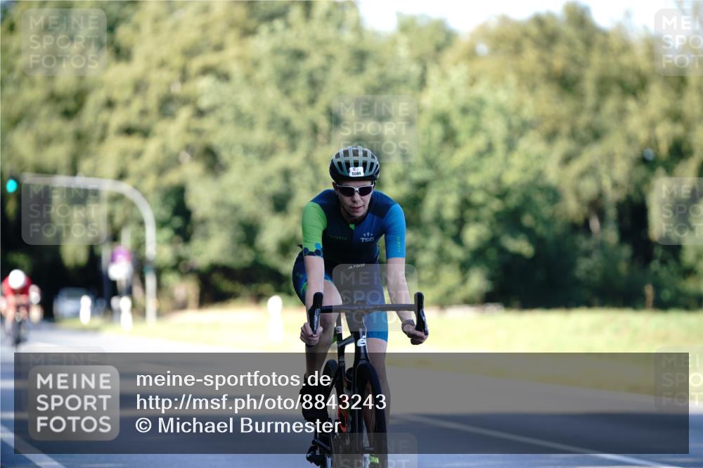 07.09.2025 - 19. Norderstedt Triathlon Michael Burmester http://msf.ph/oto/8843243 07.09.2025 15:53:43 Radfahren 519, 878, 1084, 1093, 1620 meine-sportfotos.de
