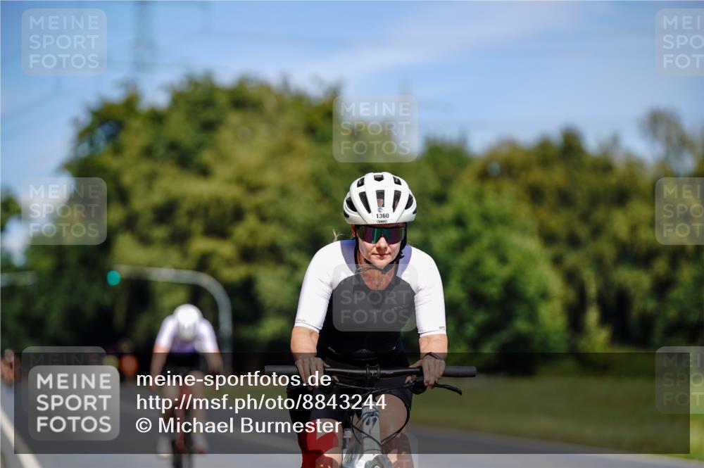 07.09.2025 - 19. Norderstedt Triathlon Michael Burmester http://msf.ph/oto/8843244 07.09.2025 12:59:00 Radfahren 353, 1221, 1360 meine-sportfotos.de