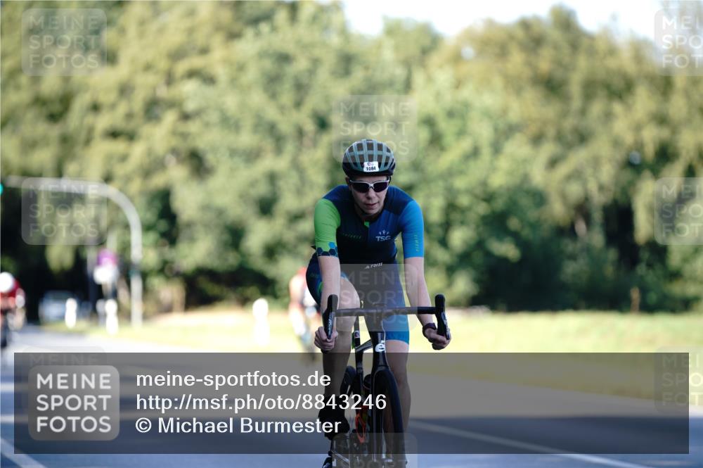 07.09.2025 - 19. Norderstedt Triathlon Michael Burmester http://msf.ph/oto/8843246 07.09.2025 15:53:43 Radfahren 519, 878, 1084, 1093, 1620 meine-sportfotos.de