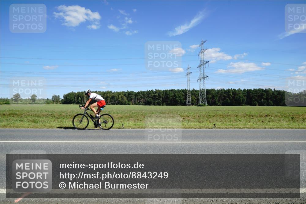 07.09.2025 - 19. Norderstedt Triathlon Michael Burmester http://msf.ph/oto/8843249 07.09.2025 14:42:45 Radfahren  meine-sportfotos.de
