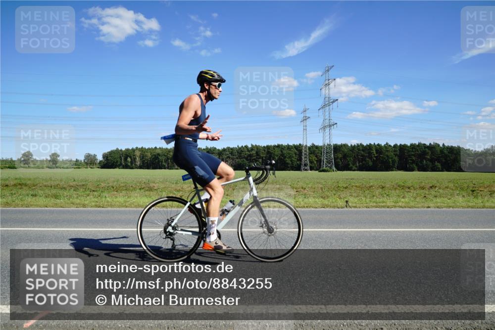 07.09.2025 - 19. Norderstedt Triathlon Michael Burmester http://msf.ph/oto/8843255 07.09.2025 14:42:51 Radfahren 1408, 1502 meine-sportfotos.de